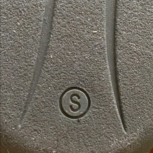 Slippers - Picture 3 of 3